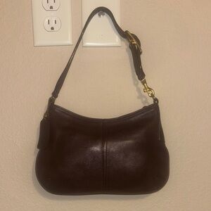 SOLD‼️‼️‼️‼️Vintage leather coach shoulder bag in great condition